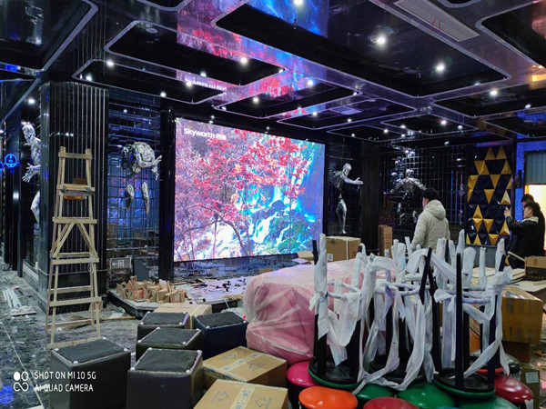 凤凰室内P2.5全彩显示屏